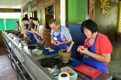 Prepare Papaya Salad