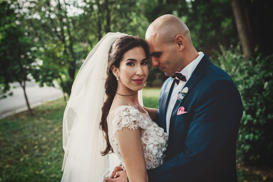 Wedding photographer Petia Emilova (smailka). Photo of 5 February 2019