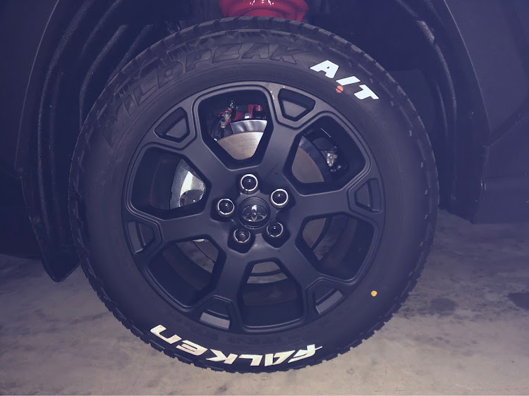 RAV4のRAV4・RAV4乗りさんと繋がりたい・rav4のある生活・ホワイトレター風に関するカスタム事例の投稿画像1枚目