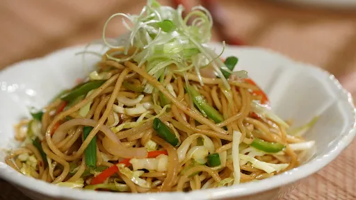 Veg Noodles And Free Drink / Lassi