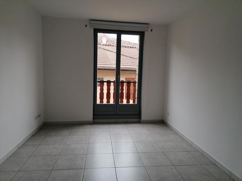 Location  appartement 2 pièces 61 m² à Viriville (38980), 515 €