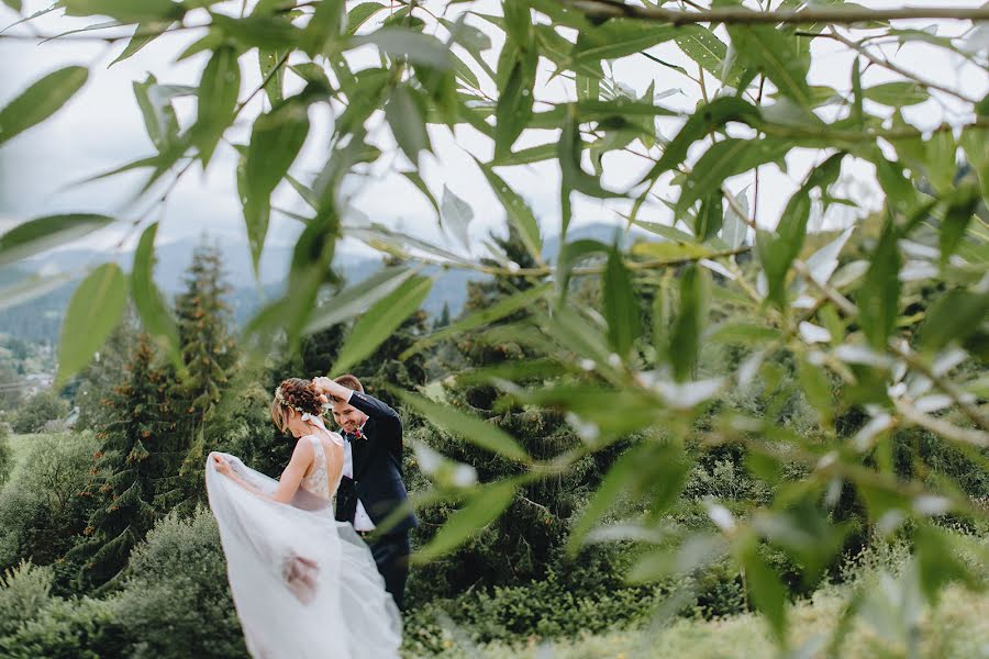 Wedding photographer Oksana Zakharchuk (youllow). Photo of 21 January 2017