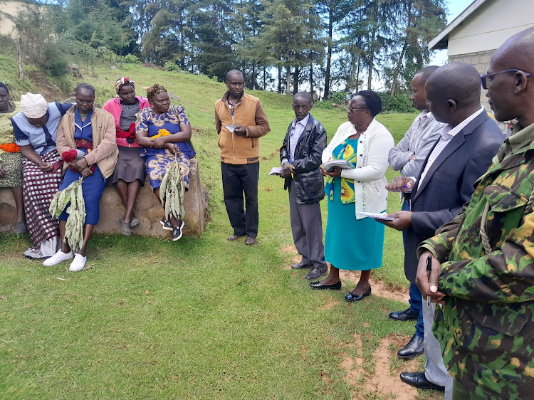 Authorities address protesting Baringo North women outside Kabartonjo offices on Monday.