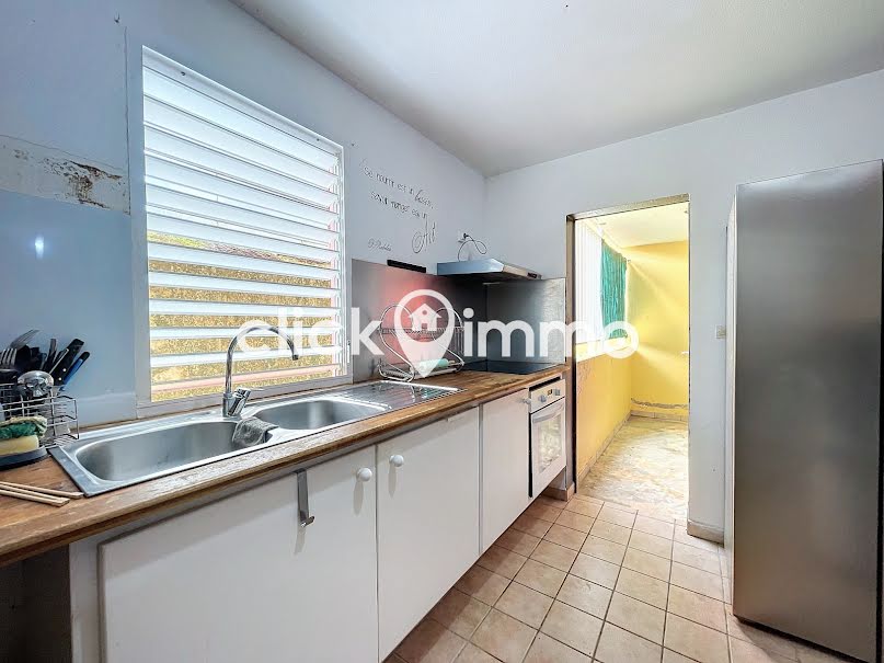 Location meublée appartement 3 pièces 66 m² à Sainte rose (97115), 950 €