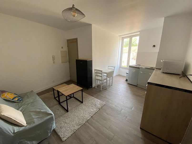 Location  appartement 2 pièces 26 m² à Poitiers (86000), 490 €