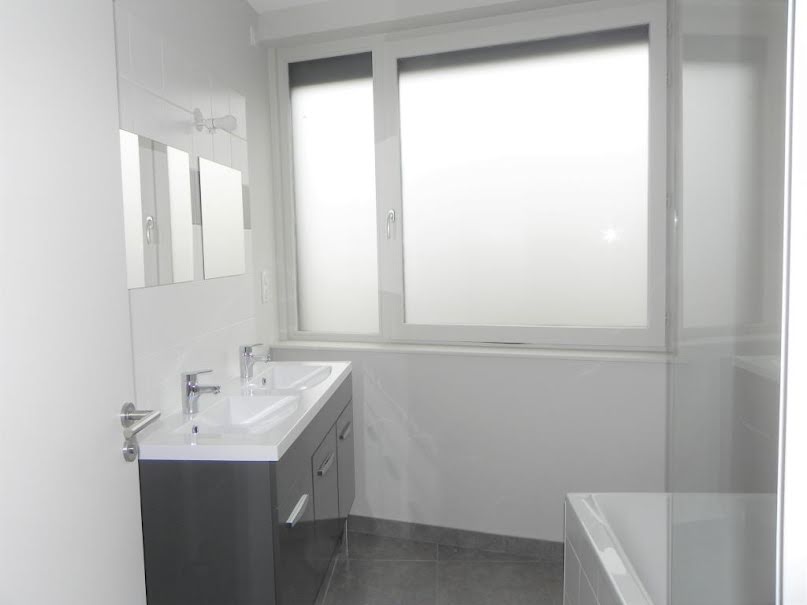 Location  appartement 6 pièces 127 m² à Saint-Etienne (42000), 1 305 €