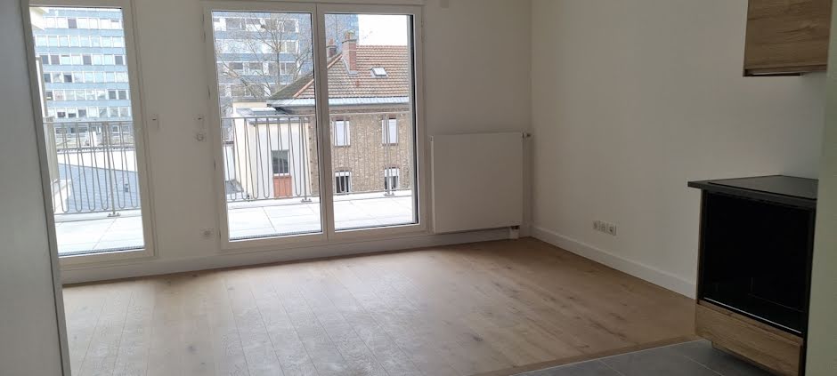 Location  appartement 3 pièces 56.8 m² à Clichy (92110), 1 750 €