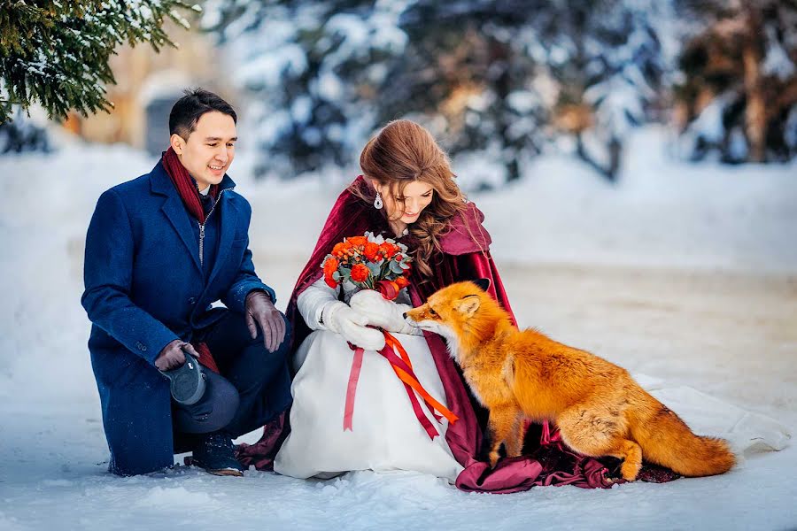 Fotógrafo de casamento Aleksandra Tikhova (aleksti). Foto de 2 de maio 2018