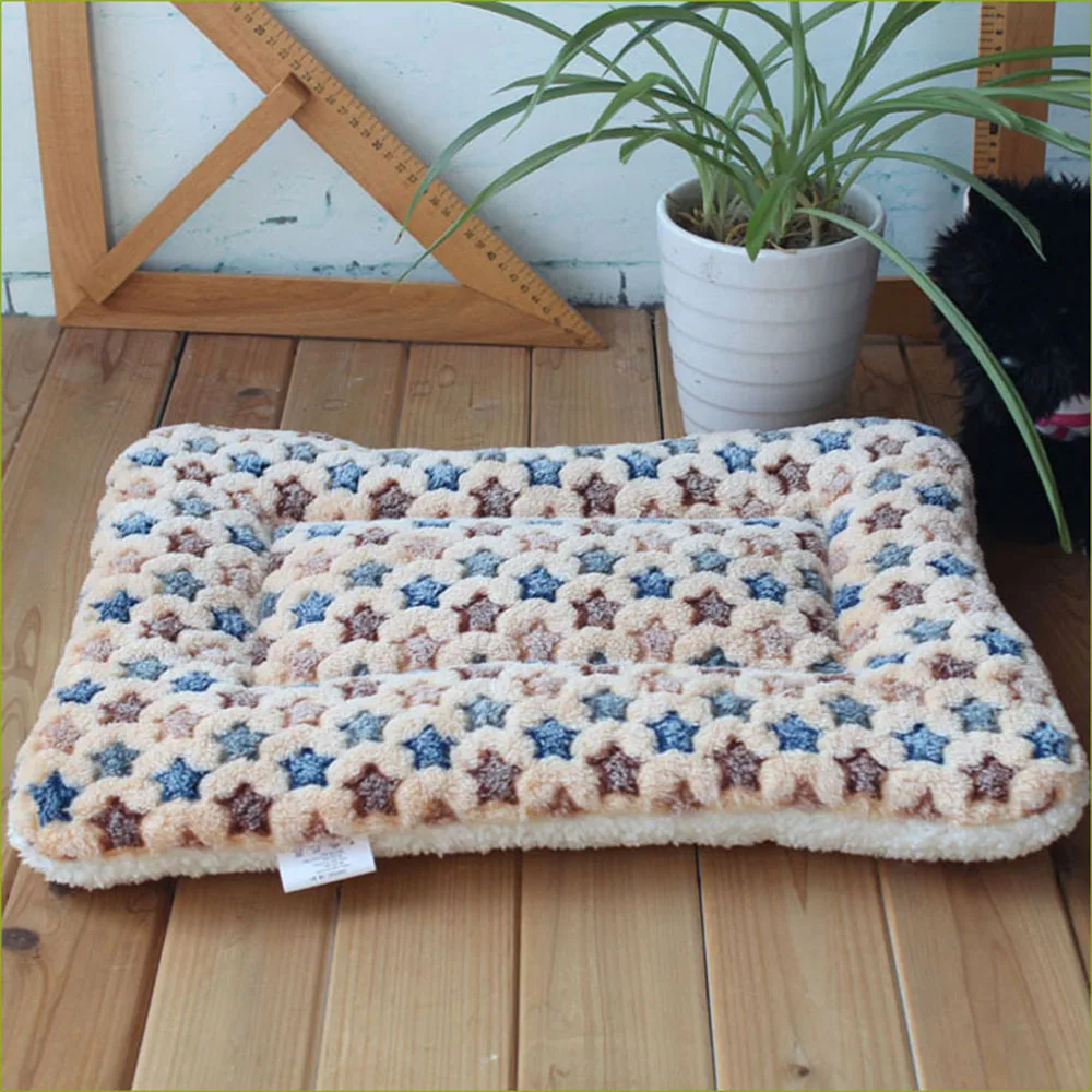 Title 36, Fleece Dog Blanket Machine Washable Pet Bed Mat...