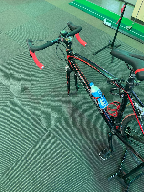 ライフのスマート移設・室内木工DIY始動・もぅすぐ車検だよ(´・ω・｀)・ザク塗装&シャア塗装・早く夏にならないかなに関するカスタム事例の投稿画像2枚目