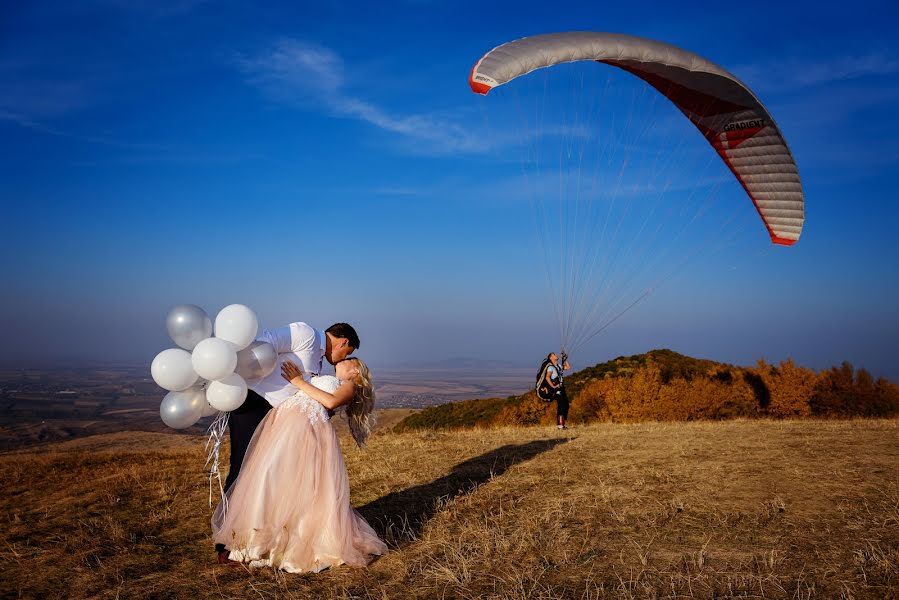 Fotografo di matrimoni Ioana Pintea (ioanapintea). Foto del 18 ottobre 2018