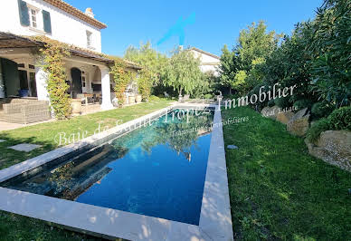 Villa with pool and terrace 16