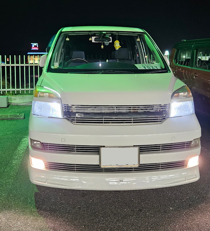 ヴォクシーの引っ越し中・カーポート下は盛れる・いつものコンビニ・ニトリ駐車場・餃子の王将太子店に関するカスタム事例の投稿画像7枚目
