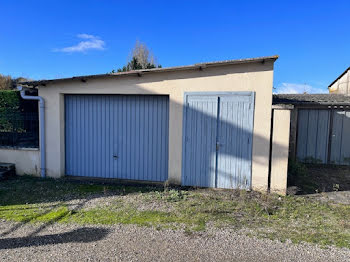 parking à Buzet-sur-Baïse (47)