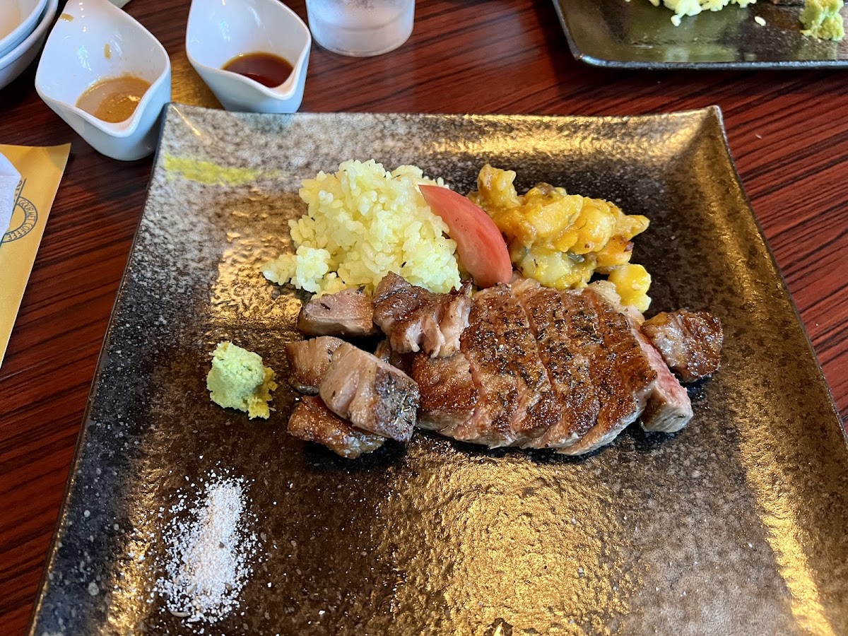 110g Wagyu beef with rice & roasted vegetables