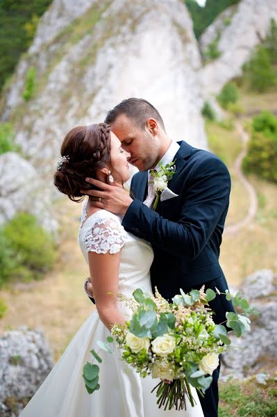 Fotógrafo de casamento Zuzana Navojova (navojova). Foto de 16 de abril 2019