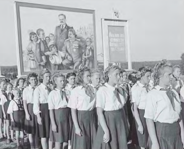 Students in Communist Russsia