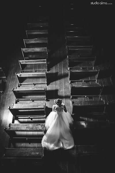 Wedding photographer Nícolas Resende (studioalma). Photo of 17 September 2015