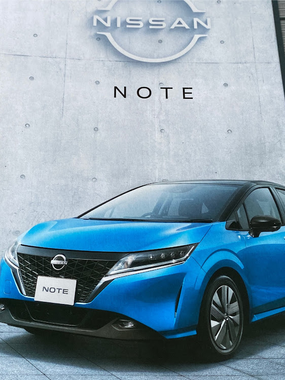 ビショップさんが投稿した試乗・車購入予定・ルーテシア・プジョー208に関するカスタム事例の投稿画像1枚目