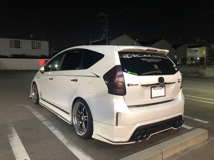プリウスαの低そうにも見えない低くない車・夜勤スタート！・一狩り行こうぜ！・熱中症には気をつけよう！🌠・洗車したい😍に関するカスタム事例の投稿画像1枚目