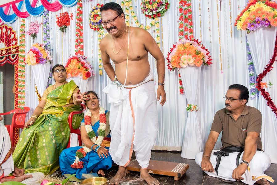 Fotógrafo de casamento Pon Prabakaran (ponprabakaran). Foto de 8 de março 2017