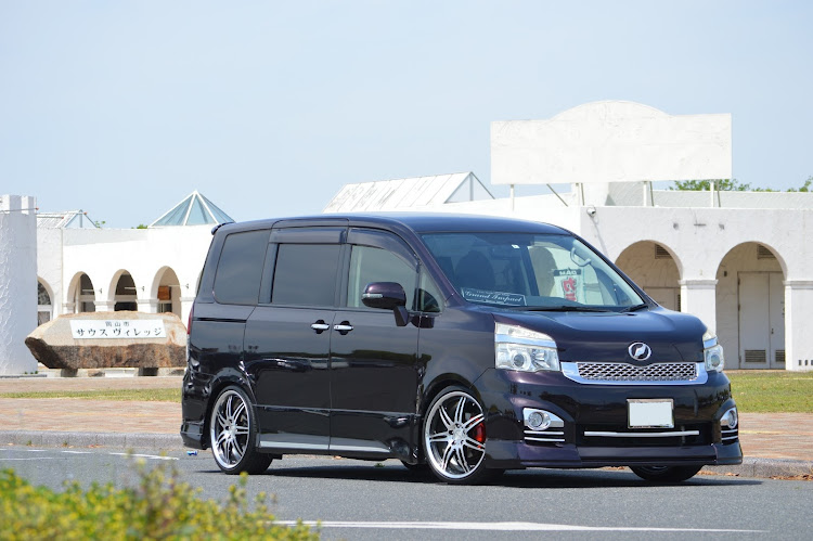 ヴォクシーのworkwheels・WORK VARIANZA T1S・今年1年ありがとうございました・来年もよろしくお願いします・2023年集大成に関するカスタム事例の投稿画像6枚目