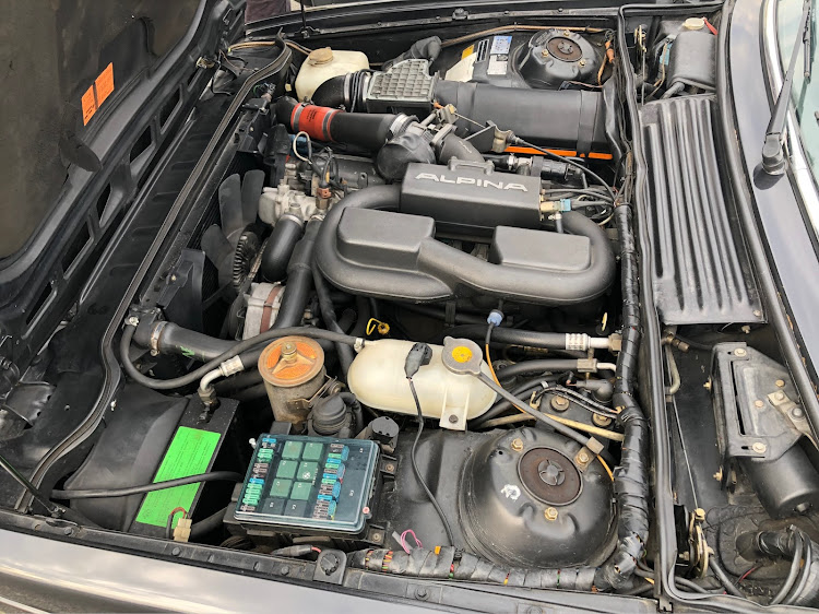とありくさんが投稿したコロナウイルスに負けるな・BMW E24・アルピナ B9・アルピナ B7ターボ/3・オフ会に関するカスタム事例の投稿画像12枚目
