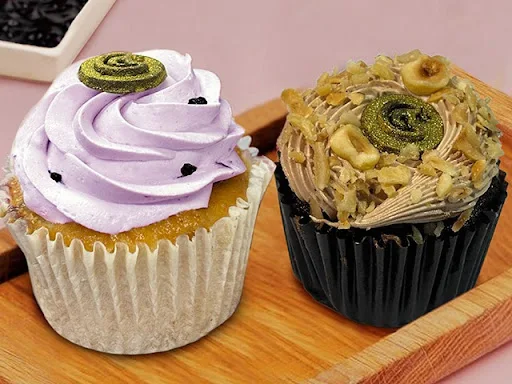 Hazelnut Crunch & Blueberry Cup Cake