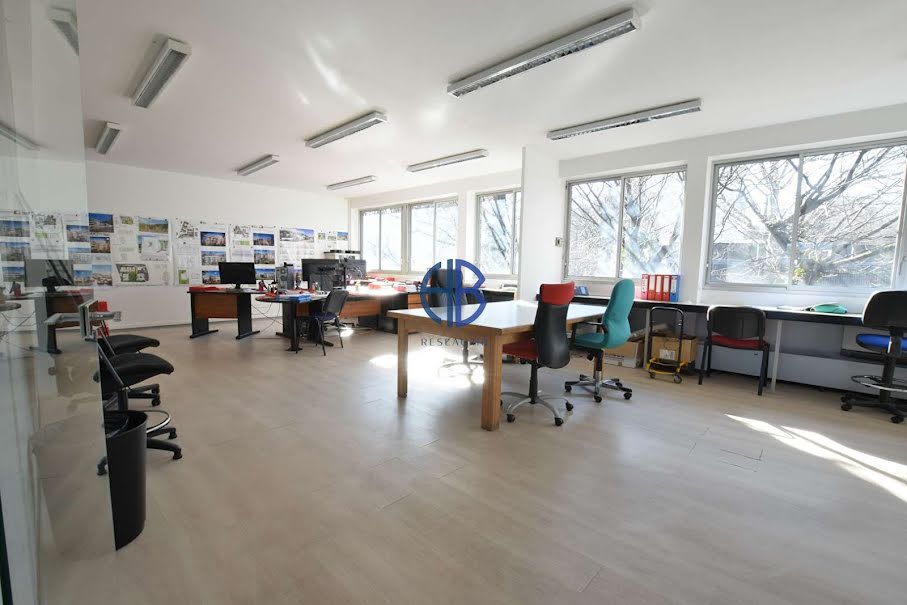 Vente locaux professionnels  466 m² à Grenoble (38000), 572 250 €