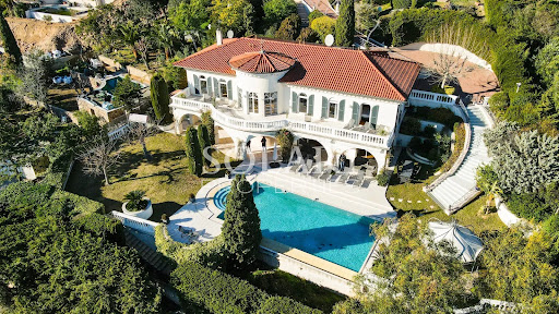 Seaside villa with pool and terrace 2