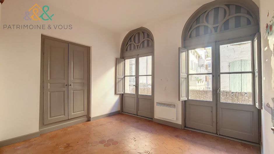 Location meublée appartement 3 pièces 76 m² à Beaucaire (30300), 790 €