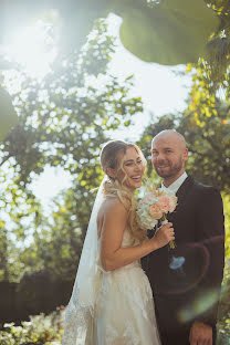 Fotógrafo de casamento Valentina Likina (likinaphoto). Foto de 10 de janeiro 2023