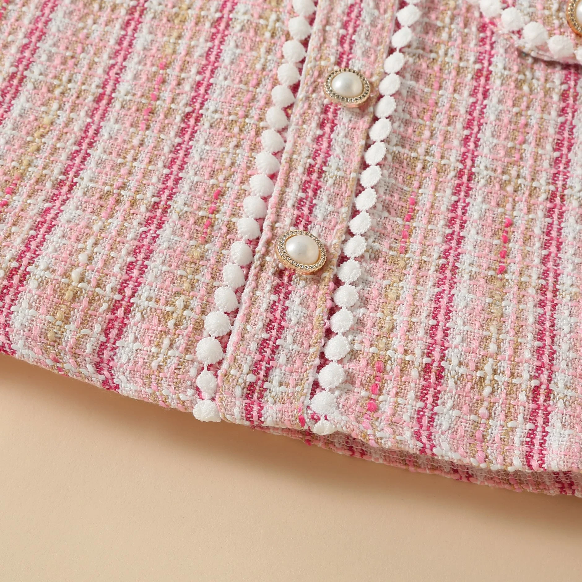 Title 2, Zomerse blouse met parelknopen en pofmouwen Zom...