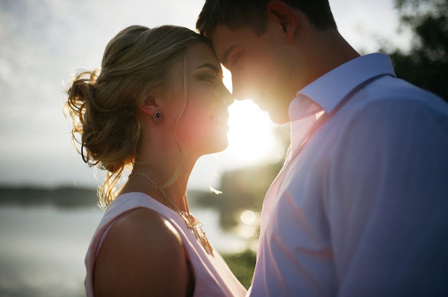 Fotógrafo de casamento Kirill Sokolov (sokolovkirill). Foto de 14 de julho 2015