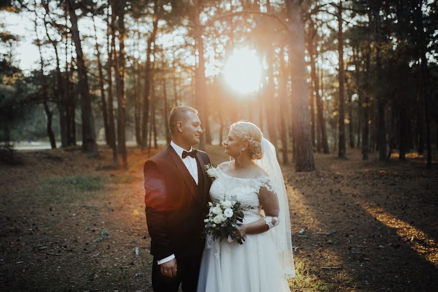 Fotografer pernikahan Anna Chaszczyńska-Ruda (weddingatthetop). Foto tanggal 18 Mei 2020