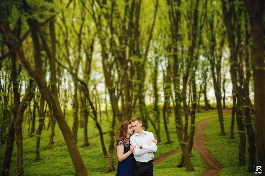 Fotografer pernikahan Anatoliy Roschina (tosik84). Foto tanggal 8 Mei 2016