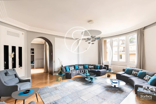 Buy this luxury apartment / penthouse in Paris 16ème (75016) with terrace