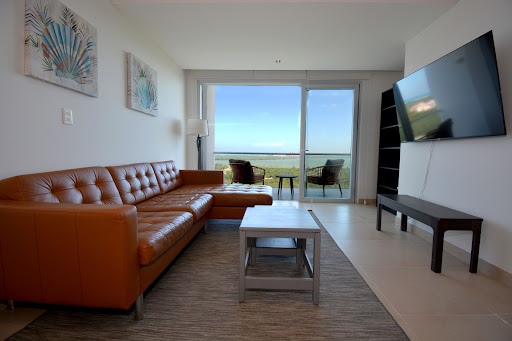 Appartement avec piscine 1