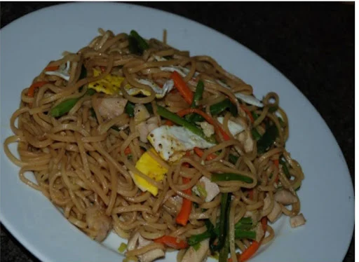 Egg Hakka Chowmein [Serve 1]