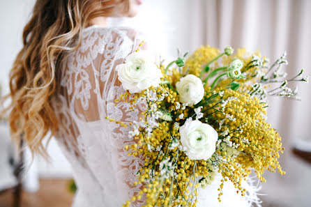 Fotografo di matrimoni Lyubov Volokhova (l-volokhova). Foto del 8 aprile 2020