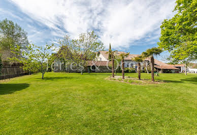 House with pool and terrace 3