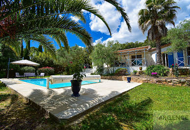 Maison avec piscine et terrasse 8