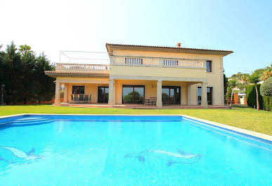 Property with pool 4