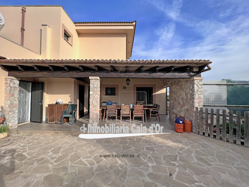House with pool and terrace 1