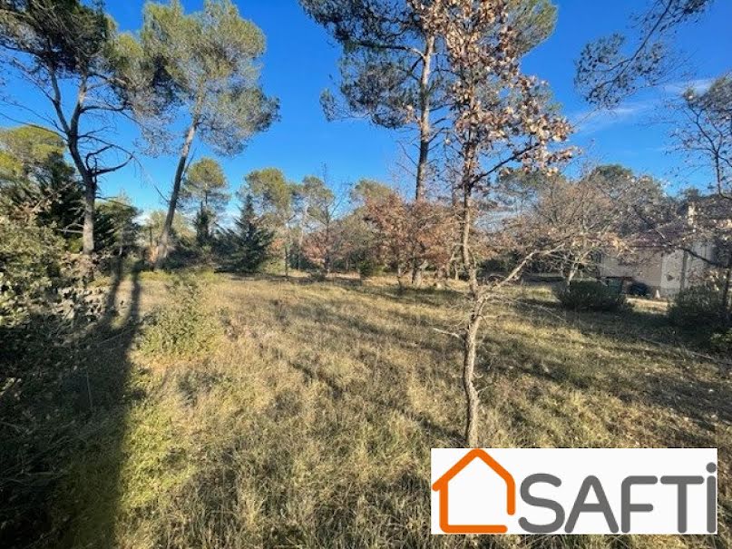 Vente terrain  2050 m² à Saint-Maximin-la-Sainte-Baume (83470), 269 000 €