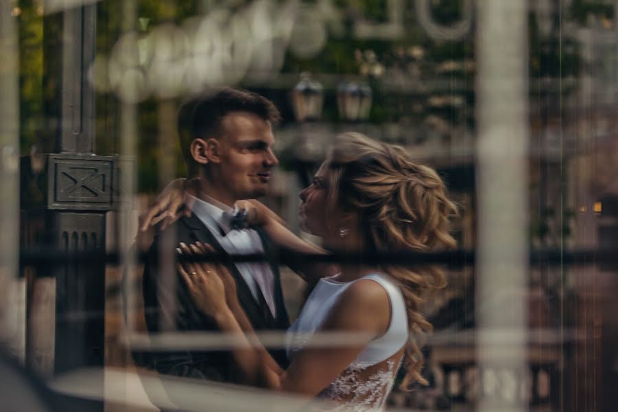 Fotógrafo de casamento Svetlana Borozdina (deluxephoto). Foto de 28 de outubro 2016