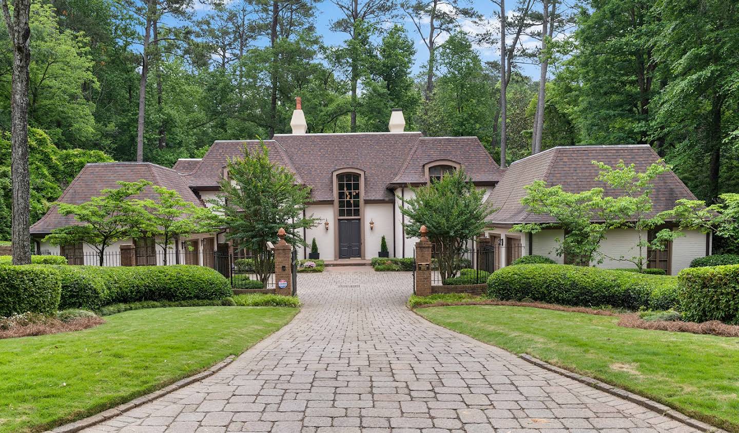 House with pool Atlanta