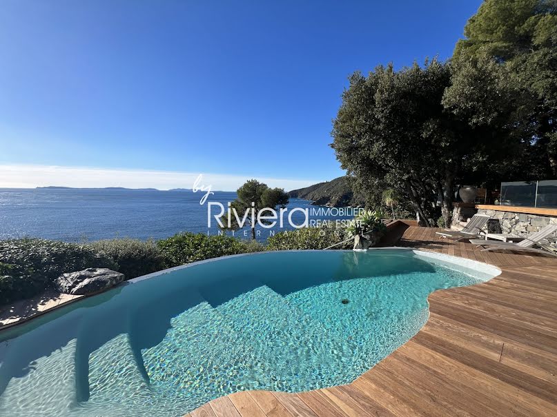 Vente propriété 7 pièces 170 m² à Cavalaire-sur-Mer (83240), 9 900 000 €