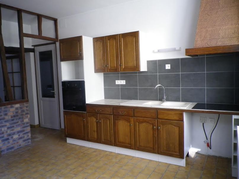 Location  maison 5 pièces 120 m² à Canaples (80670), 795 €