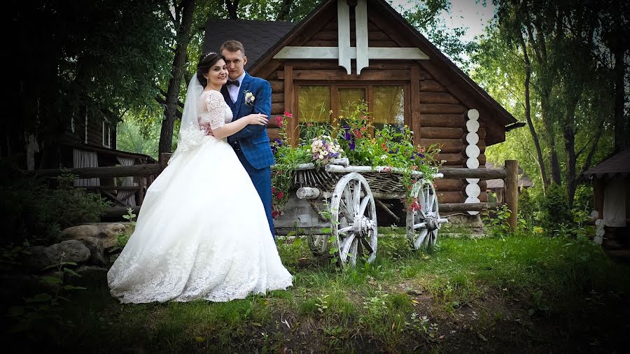 Fotógrafo de casamento Aleksandr Tur (alexander755610). Foto de 8 de agosto 2019